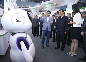 李克强对话智能机器人 技术创新与人文关怀的交汇